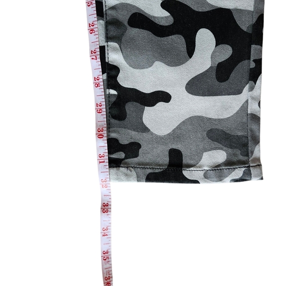Camouflage Slim Taper Fit Jeans - Picture 5 of 11